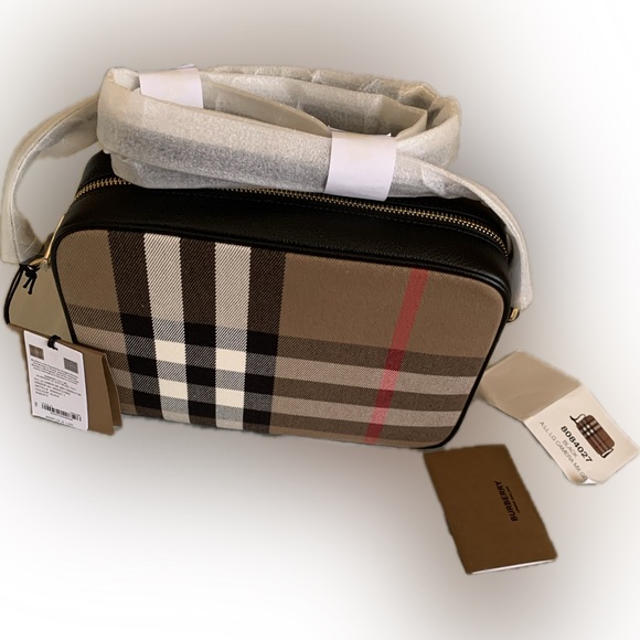 Burberry Camera Bag - Brand New Canvas and Leather Camera Bag.  Retail $1250 - Picture 1 of 7